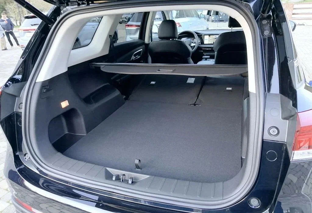 Changan CS75 Pro 4.webp
